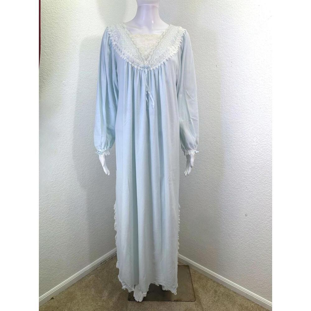 Vintage Women’s M Christian Dior Lt Blue Flannel Nightgown Lace